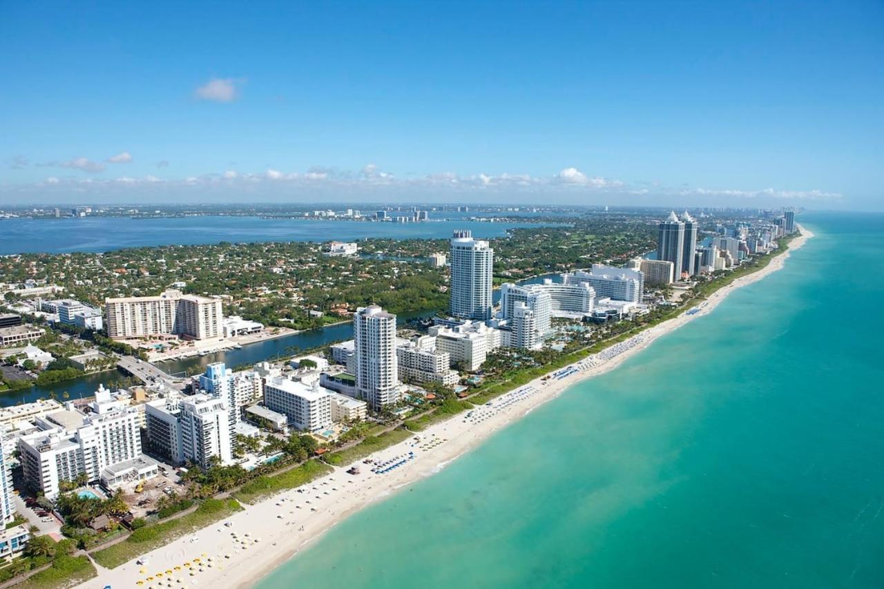 Hallandale Gulfstream Pool Walk To The Beach Lejlighed Hallandale Beach Eksteriør billede